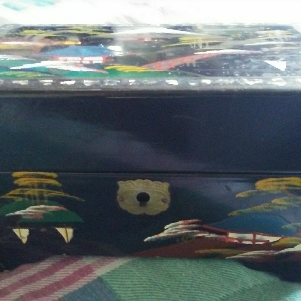 Jewelry box - Picture 4 of 6